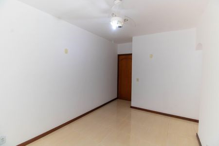 Sala de apartamento para alugar com 2 quartos, 55m² em Santa Rosa, Niterói