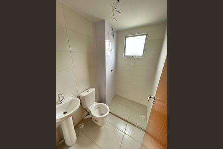 Banheiro de apartamento à venda com 2 quartos, 57m² em Goiânia, Belo Horizonte