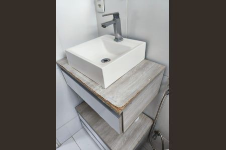 Apartamento à venda com 60m², 2 quartos e sem vaga Apartamento à venda com 60m², 2 quartos e sem vagaBanheiro