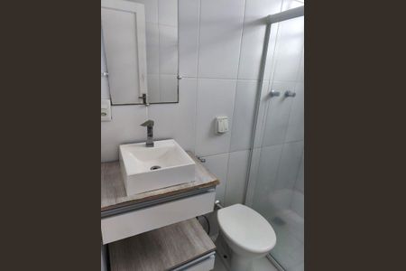 Apartamento à venda com 60m², 2 quartos e sem vaga Apartamento à venda com 60m², 2 quartos e sem vagaBanheiro