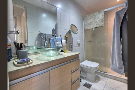 Apartamento à venda com 60m², 2 quartos e 1 vaga Apartamento à venda com 60m², 2 quartos e 1 vagaBanheiro