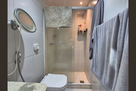 Apartamento à venda com 60m², 2 quartos e 1 vaga Apartamento à venda com 60m², 2 quartos e 1 vagaBanheiro