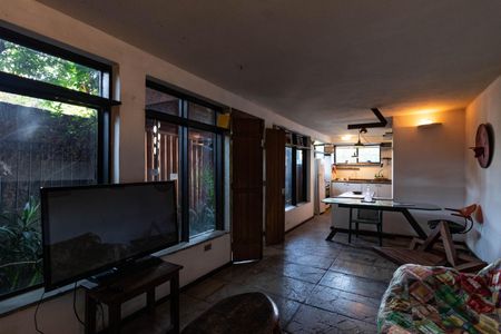 Sala de casa à venda com 7 quartos, 300m² em Vila Ipojuca, São Paulo