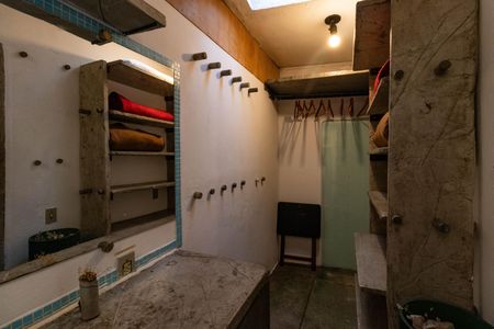 Casa à venda com 300m², 7 quartos e 5 vagasBanheiro da Suíte 2