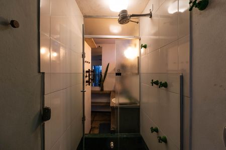 Casa à venda com 300m², 7 quartos e 5 vagasBanheiro da Suíte 1