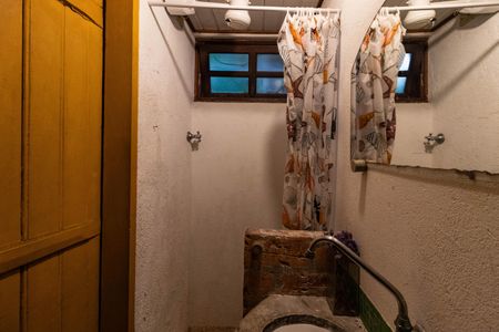 Casa à venda com 300m², 7 quartos e 5 vagasBanheiro 2