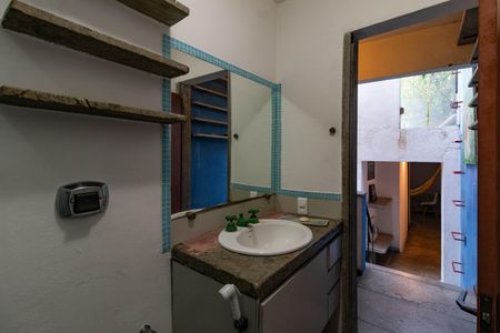 Casa à venda com 300m², 7 quartos e 5 vagasBanheiro 1