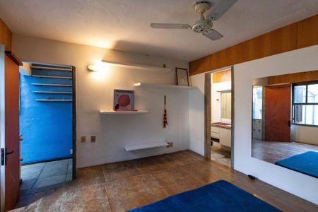 Casa à venda com 300m², 7 quartos e 5 vagasSuíte 2
