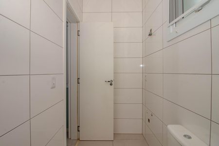 Banheiro da Suíte 1 de casa de condomínio à venda com 3 quartos, 121m² em Mário Quintana, Porto Alegre