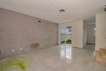 Sala de casa de condomínio à venda com 3 quartos, 121m² em Mário Quintana, Porto Alegre