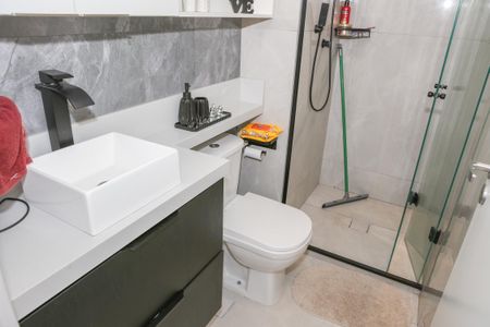 Apartamento à venda com 37m², 2 quartos e sem vaga Apartamento à venda com 37m², 2 quartos e sem vagaBanheiro