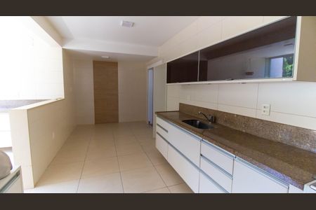 Apartamento à venda com 180m², 4 quartos e 1 vaga
