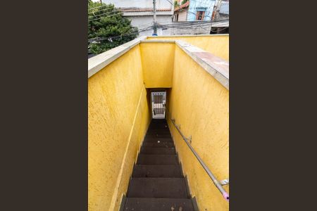 Casa para alugar com 65m², 2 quartos e sem vagaEscada de Entrada