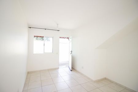 Casa de condomínio para alugar com 59m², 2 quartos e 1 vagaSala