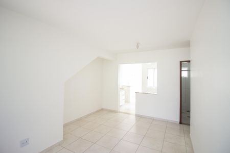 Casa de condomínio para alugar com 59m², 2 quartos e 1 vagaSala