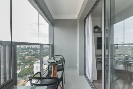 Studio para alugar com 28m², 1 quarto e sem vaga Studio para alugar com 28m², 1 quarto e sem vagaVaranda