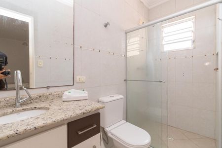Casa à venda com 120m², 4 quartos e 2 vagasBanheiro 1