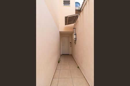 Casa à venda com 120m², 4 quartos e 2 vagasCorredor