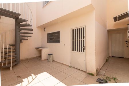 Casa à venda com 120m², 4 quartos e 2 vagasQuintal