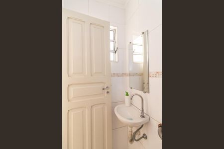 Casa à venda com 120m², 4 quartos e 2 vagasBanheiro 2