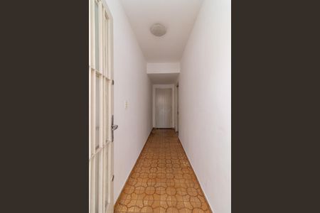 Casa à venda com 120m², 4 quartos e 2 vagasCorredor