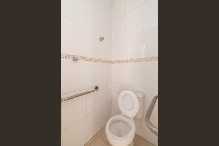 Casa à venda com 120m², 4 quartos e 2 vagasBanheiro 2