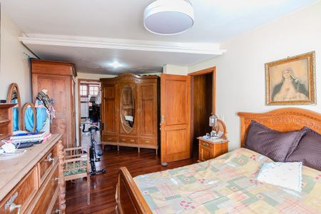 Casa de condomínio à venda com 200m², 3 quartos e 2 vagas Casa de condomínio à venda com 200m², 3 quartos e 2 vagasSuíte