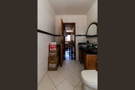 Casa de condomínio à venda com 200m², 3 quartos e 2 vagas Casa de condomínio à venda com 200m², 3 quartos e 2 vagasBanheiro Suíte