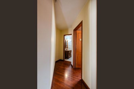 Casa de condomínio à venda com 200m², 3 quartos e 2 vagas Casa de condomínio à venda com 200m², 3 quartos e 2 vagasCorredor