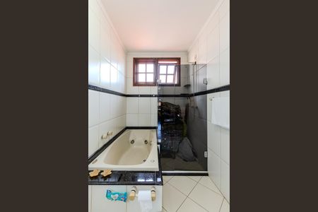 Casa de condomínio à venda com 200m², 3 quartos e 2 vagas Casa de condomínio à venda com 200m², 3 quartos e 2 vagasBanheiro Suíte