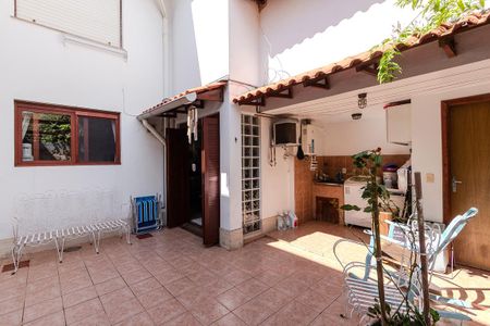 Casa de condomínio à venda com 200m², 3 quartos e 2 vagas Casa de condomínio à venda com 200m², 3 quartos e 2 vagasÁrea de Serviço