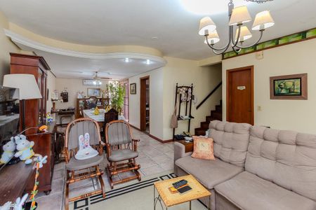 Sala de casa de condomínio à venda com 3 quartos, 200m² em Santo Antônio, Porto Alegre