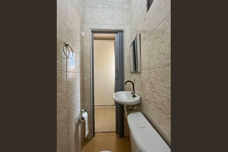 Casa à venda com 130m², 3 quartos e 1 vagaBanheiro