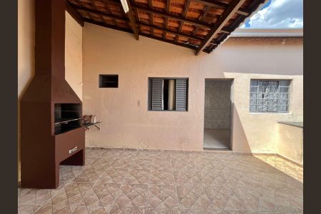 Casa à venda com 130m², 3 quartos e 1 vagaQuintal