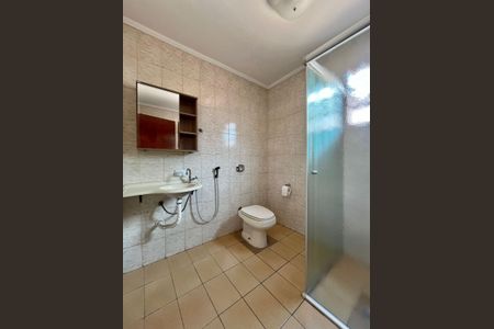 Casa à venda com 130m², 3 quartos e 1 vagaBanheiro