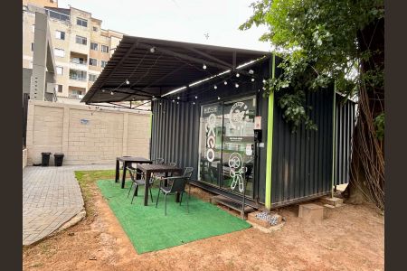 Apartamento à venda com 63m², 2 quartos e 1 vaga Apartamento à venda com 63m², 2 quartos e 1 vagaMini Mercado