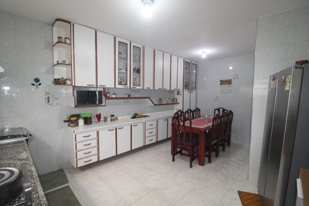 Casa para alugar com 250m², 3 quartos e 2 vagasCozinha