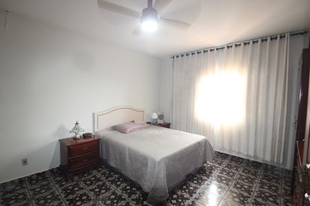 Casa para alugar com 250m², 3 quartos e 2 vagasQuarto 1