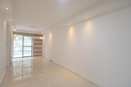 Sala de apartamento para alugar com 3 quartos, 75m² em Pechincha, Rio de Janeiro