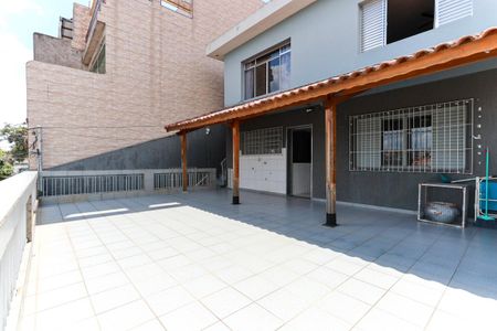 Casa para alugar com 250m², 4 quartos e 3 vagas Casa para alugar com 250m², 4 quartos e 3 vagasCasa 1 - Varanda