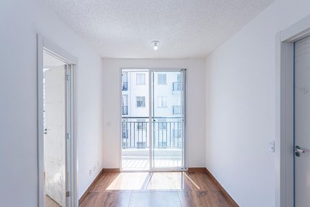 Sala, cozinha e área de serviço de apartamento para alugar com 2 quartos, 40m² em Vila Pirituba, São Paulo