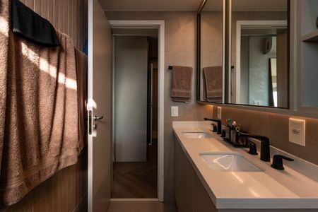 Apartamento à venda com 127m², 3 quartos e 2 vagas Apartamento à venda com 127m², 3 quartos e 2 vagasBanheiro da Suíte 3