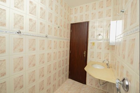 Casa para alugar com 100m², 2 quartos e 10 vagasBanheiro 1