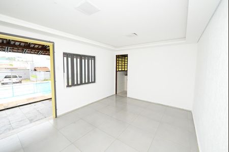 Sala 1 de casa para alugar com 2 quartos, 100m² em Jardim Riacho das Pedras, Contagem