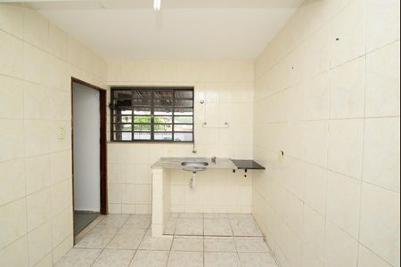 Cozinha de casa para alugar com 2 quartos, 100m² em Jardim Riacho das Pedras, Contagem