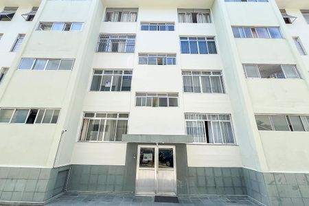 Apartamento para alugar com 63m², 2 quartos e 1 vagaFachada + plaquinha 