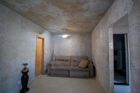 Casa à venda com 138m², 2 quartos e 1 vagaSala