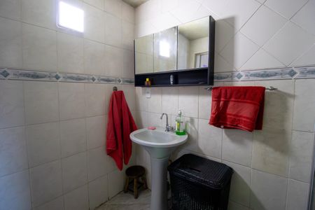 Casa à venda com 138m², 2 quartos e 1 vagaBanheiro