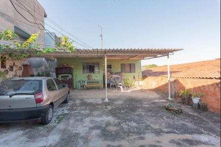 Casa à venda com 92m², 3 quartos e 6 vagas Casa à venda com 92m², 3 quartos e 6 vagasGaragem
