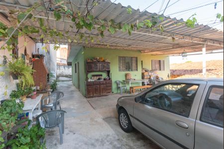 Casa à venda com 92m², 3 quartos e 6 vagas Casa à venda com 92m², 3 quartos e 6 vagasGaragem